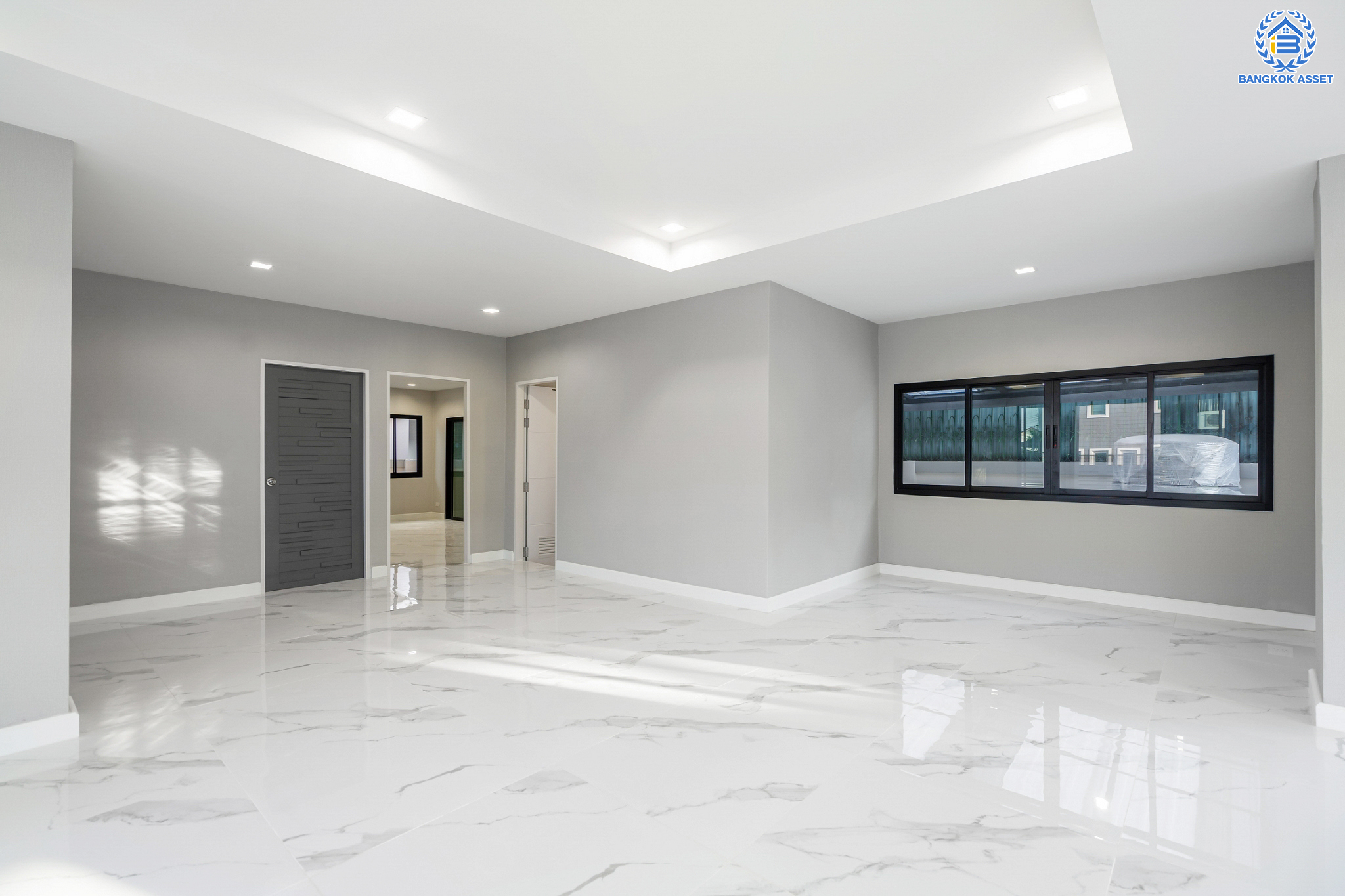 บ้านมือสองตกแต่งใหม่ ม.กฤษดานคร20 ปิ่นเกล้า-ติดถนนบรมราชชนนี เนื้อที่ 92.7 ตร.ว. บ้านเดี่ยวหลังใหญ่ ตกแต่งสุดหรูดีไซน์ยุโรป พร้อมฟังก์ชัน 3 ห้องนอน 4 ห้องน้ำ 1 ห้องอเนกประสงค์ 1 ห้องแม่บ้าน จอดรถได้ 4 คัน บนทำเลเชื่อมต่อเมืองอย่างรวดเร็ว ใกล้ทางคู่ขนานลอยฟ้าบรมราชชนนี ทางด่วน "กาญจนาภิเษก" ม.มหิดล และเซ็นทรัลปิ่นเกล้า